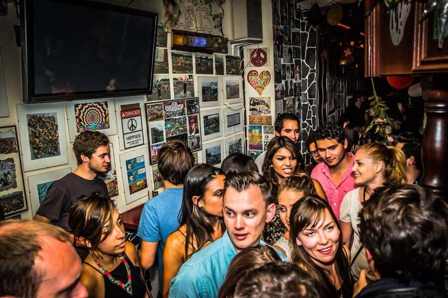 Paris: Pub Crawl with Shots and Nightclub Entry - Skip-the-Line VIP Entry to the Nightclub