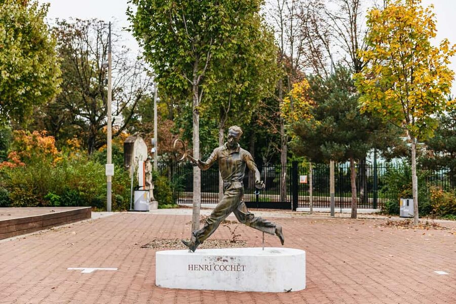 Paris: Roland-Garros Stadium Guided Backstage Tour - Pace, Group Size, and Language: What to Expect in Real Life