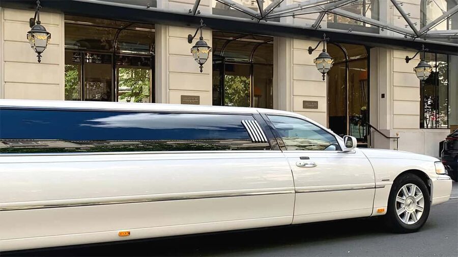 Paris: Romantic Limousine Tour - Key highlights to know before you go