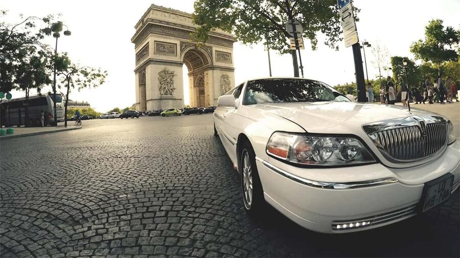 Paris: Romantic Limousine Tour - Where the limo takes you, Opéra to Eiffel Tower in one smooth loop