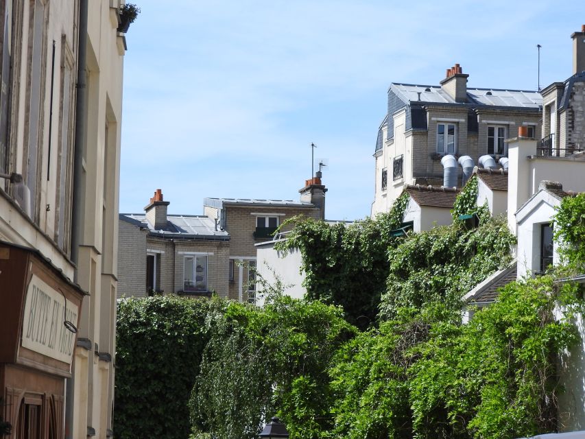 Paris: Sacré-Coeur and Montmartre Tour with Expert Guide - Montmartre’s streets: where the art vibe is built into the terrain