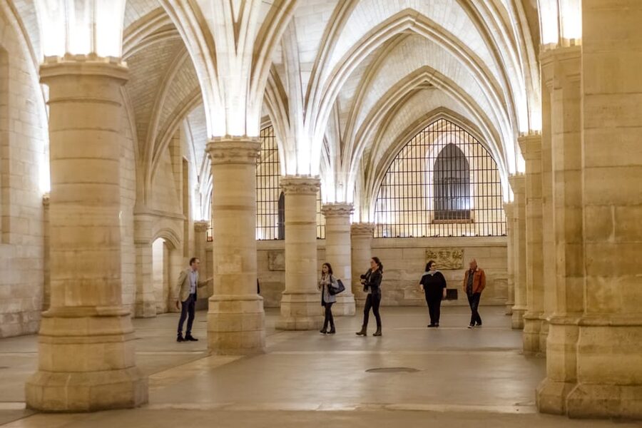 Paris: Sainte-Chapelle and Conciergerie Combined Tickets - Sainte-Chapelle upstairs: how the stained glass experience actually works