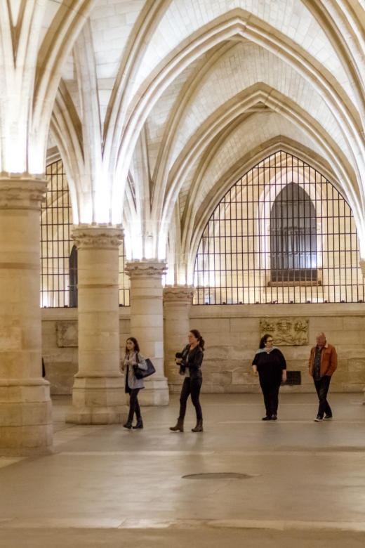 Paris: Sainte-Chapelle and Conciergerie Combined Tickets - Getting in: meeting point, time slots, and the security reality