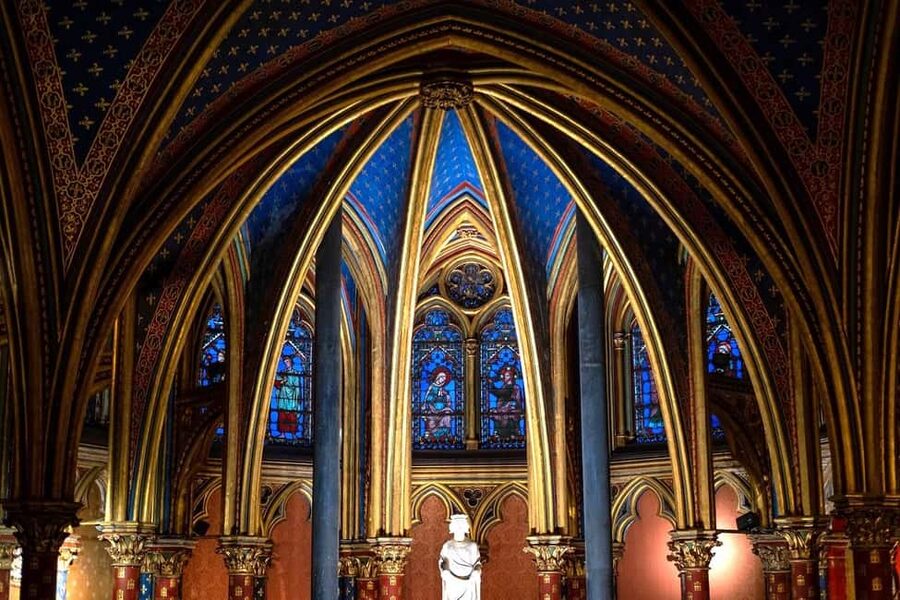 Paris: Sainte-Chapelle, Conciergerie, Notre Dame Guided Tour - Sainte-Chapelle: stained glass, the Crown of Thorns, and a 47-meter clock