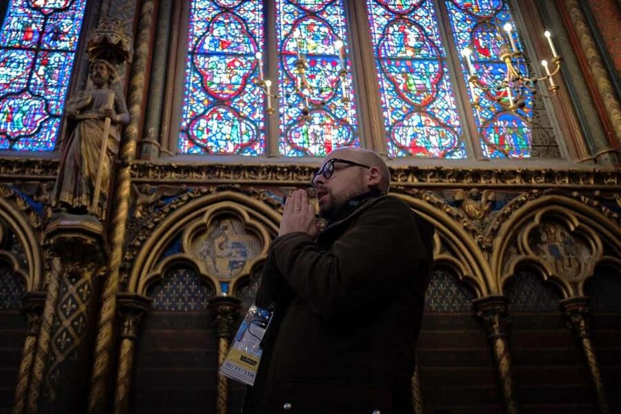 Paris: Sainte-Chapelle, Conciergerie, Notre Dame Guided Tour - What guides do best here, based on real experiences