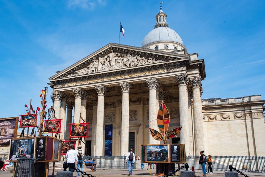 Paris: Scenic E-bike tour with optional Seine Cruise - The Seine cruise option from Pont Neuf: slow views after fast sightseeing