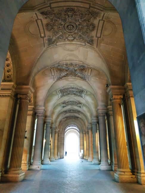 Paris: See 15 to 30 Top Sights with a Fun Guide - Starting at Urban Bakery (Lepic or Anvers) and Getting Your Metro Plan