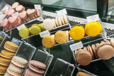 Seine Cruise and Macaron Tasting by the Eiffel Tower