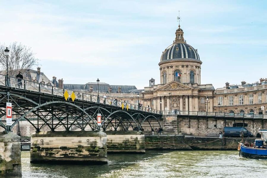 Paris: Seine Cruise and Macaron Tasting by the Eiffel Tower - Timing tips that prevent the most common problems