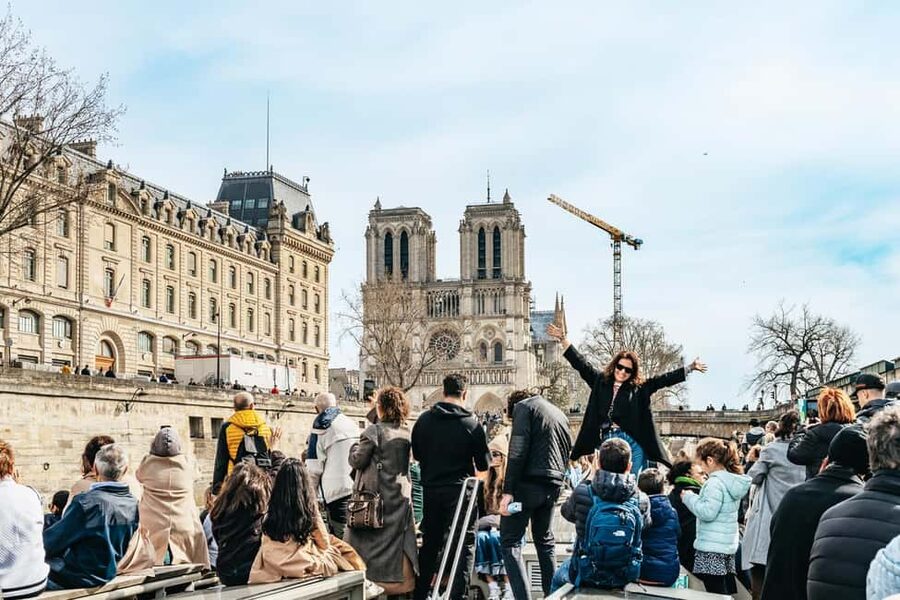 Paris: Seine Cruise and Macaron Tasting by the Eiffel Tower - Who this tour is best for (and who should skip it)