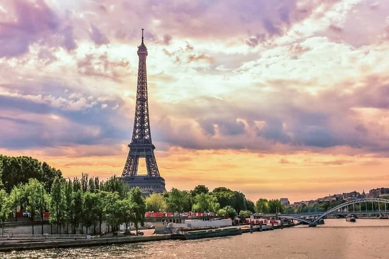 Paris: Seine Cruise & Crepe Tasting near the Eiffel Tower - On the Boat: What the Two Decks Change for Your Experience