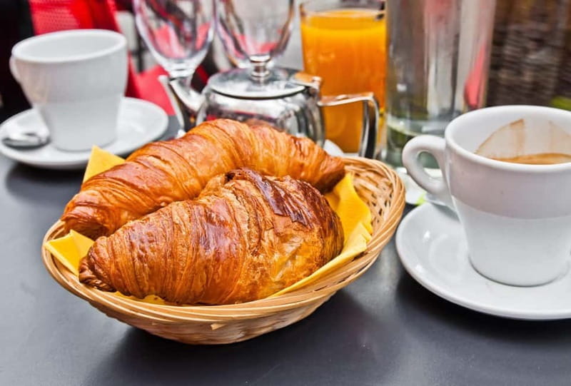 Paris: Seine Cruise & French Breakfast by the Eiffel Tower - What the One-Hour Seine Cruise Feels Like (Modern Boat, Big Views)