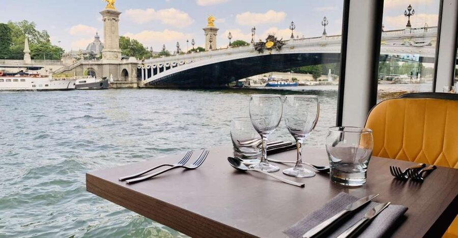 Paris: Seine River Bistronomic Dinner Cruise - Key things that make this cruise worth your time
