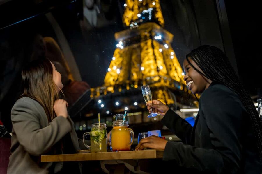 Paris: Seine River Champagne Dinner Cruise with Live Music - Meeting the Boat at Port de Solférino, Then Into the Seine Night