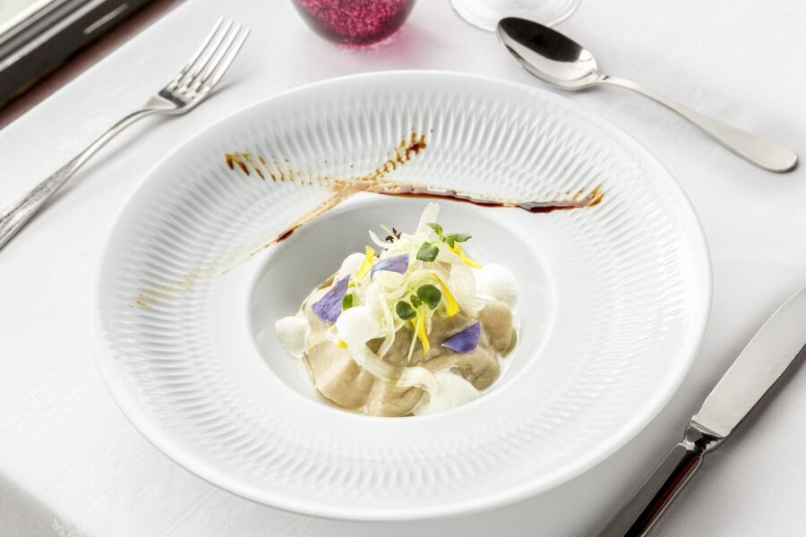 Paris: Seine River Cruise with 3-Course Dinner & Live Music - Should you book this Seine dinner cruise?