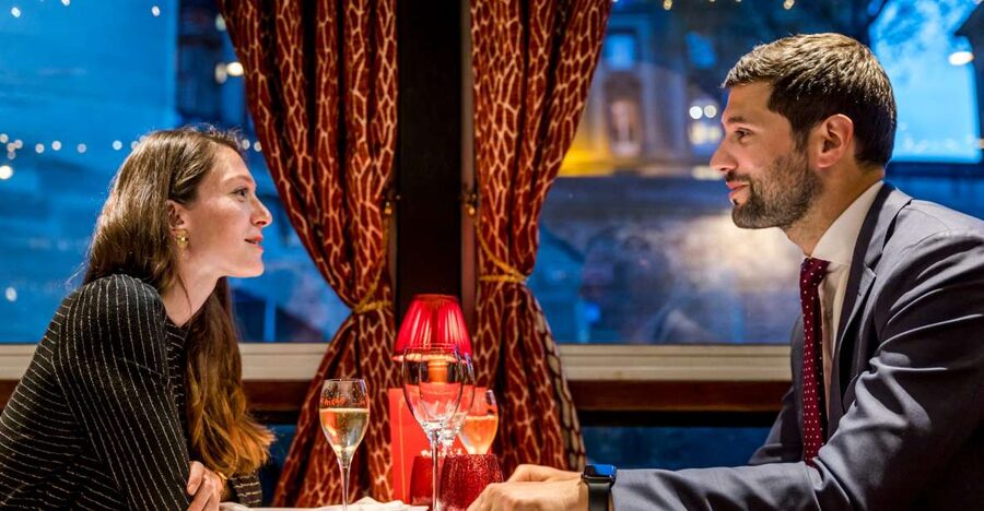 Paris: Seine River Cruise with 3-Course Dinner & Live Music - Guaranteed window seating, and what you really see from the water