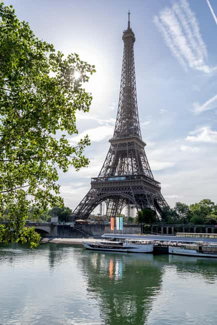 Paris: Seine River Cruise with Champagne from Eiffel Tower - Electric Boat Calm, Plus Seating for Hot or Cold Days