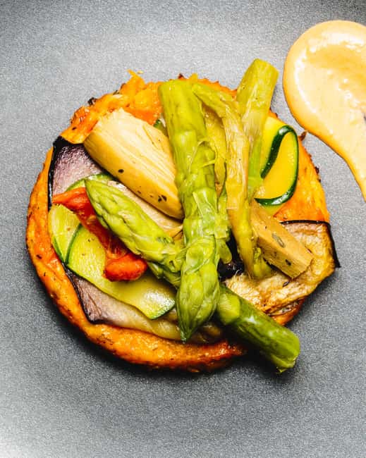 Paris: Seine River Dinner Cruise with Live Music - 3-course dinner: good food, plus a pacing that fits the cruise