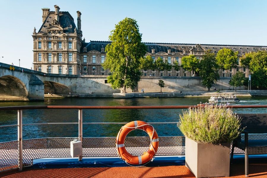 Paris: Seine River Panoramic Views Dinner Cruise - Key highlights worth clocking