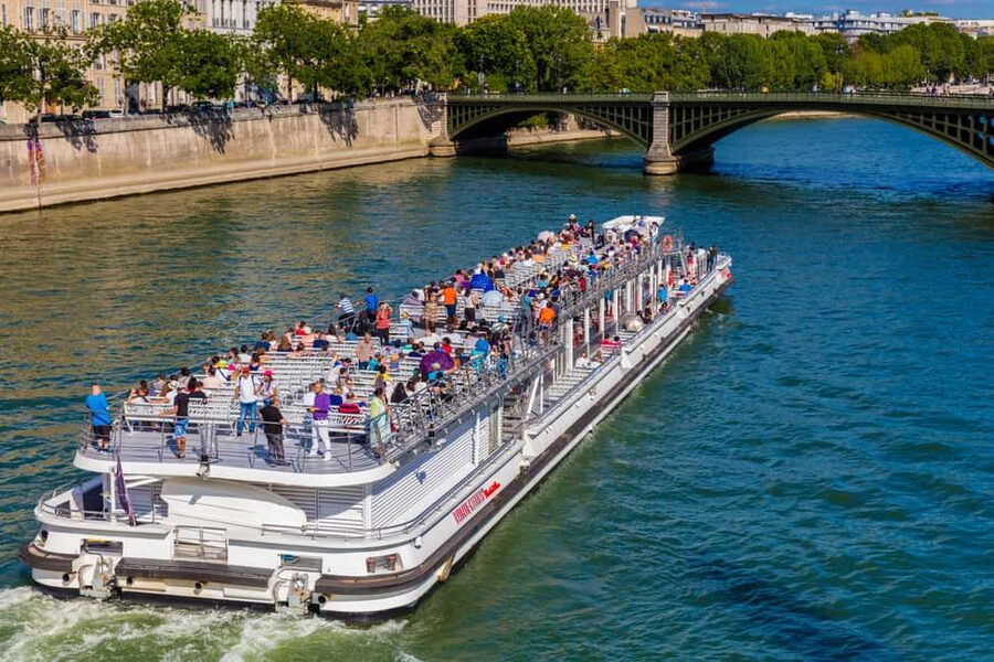 Paris: Seine River Sightseeing Cruise by Bateaux Mouches - Key Highlights Worth Planning Around