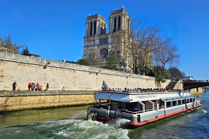 Paris Seine River Sightseeing Guided Cruise Vedettes du Pont Neuf - Price and Value at Around $19.82 for a 1-Hour Icon Tour