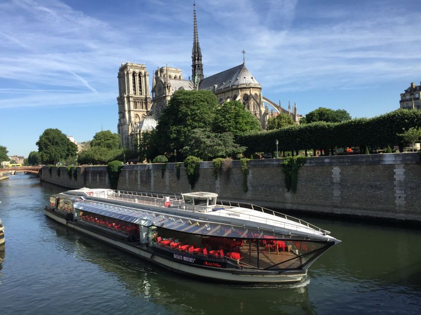 Paris: Sightseeing Cruise on the Seine with 3-Course Lunch - Onboard Atmosphere: Accordion Music, and When to Seek the Quieter Spot