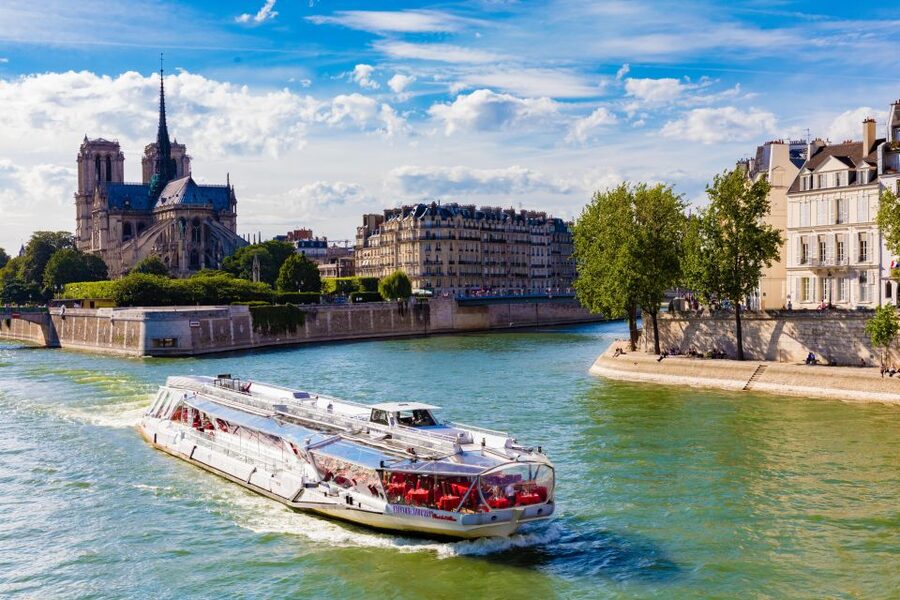 Paris: Sightseeing Cruise on the Seine with 3-Course Lunch - The Cruise Experience: Two Decks, Big Windows, and Real 360 Views