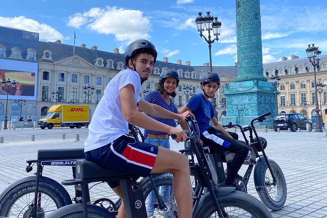 Paris Sightseeing Family Friendly Guided Electric Bike Tour - Trocadéro gardens, Liberty Flame, and Grand Palais to Invalides