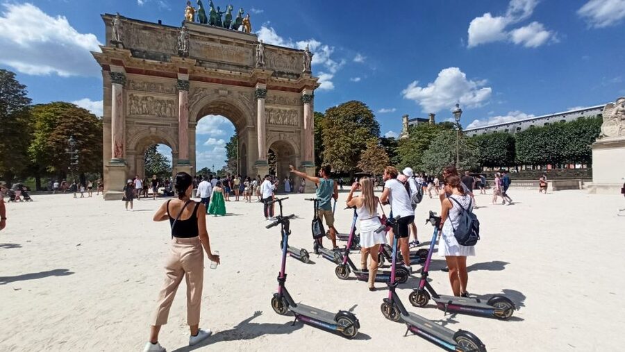 Paris: Small-Group E-Scooter Tour with a Local Guide - Key highlights in plain terms