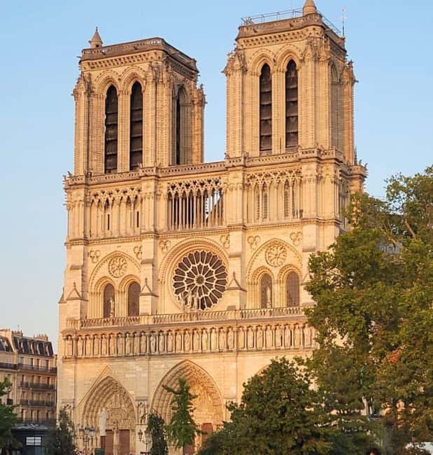 Paris: Small Group Interior Tour of Notre Dame ( Max 5 ) - Languages, Group Size, and the Pace You’ll Actually Appreciate