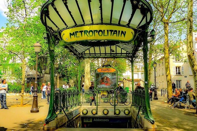 Paris: Small Group Moulin Rouge & Sacré Cœur Montmartre Tour - Bateau Lavoir, Maison Rose, and the last vineyard feel of Montmartre