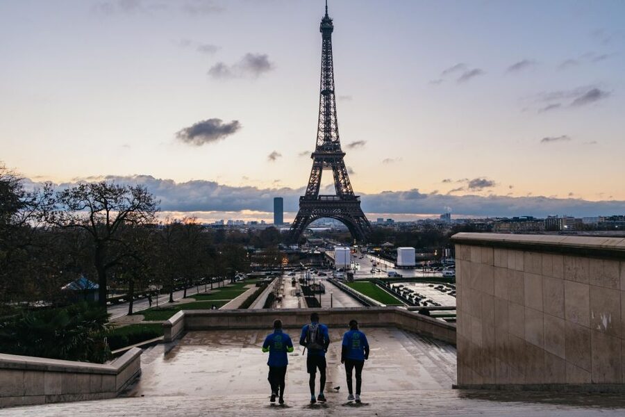 Paris: Sunrise Running and Sightseeing Group Tour - Pont Neuf and Pont des Arts: where your pace becomes your view