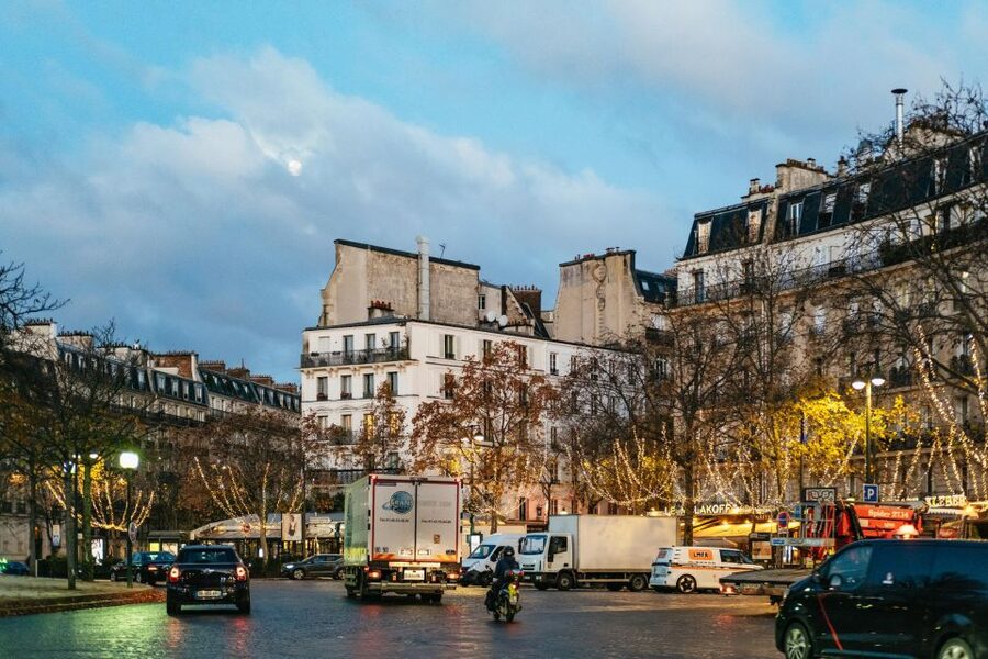 Paris: Sunrise Running and Sightseeing Group Tour - Louvre and Tuileries: seeing the icons before the day catches up