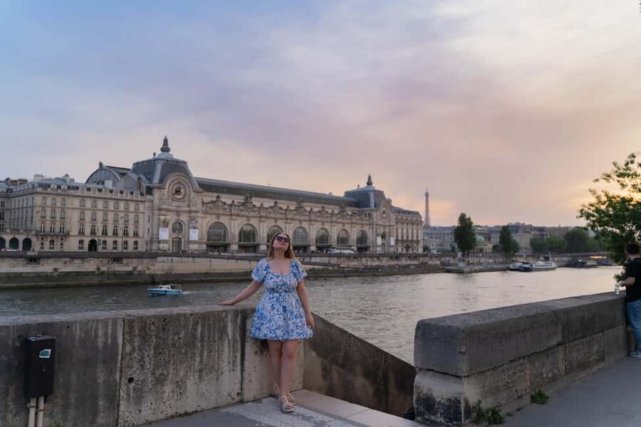 Paris:sunset photoshoot in ❤️️ of Paris- Louvre Orsay Eiffel - Pose Coaching That Actually Helps You Look Natural
