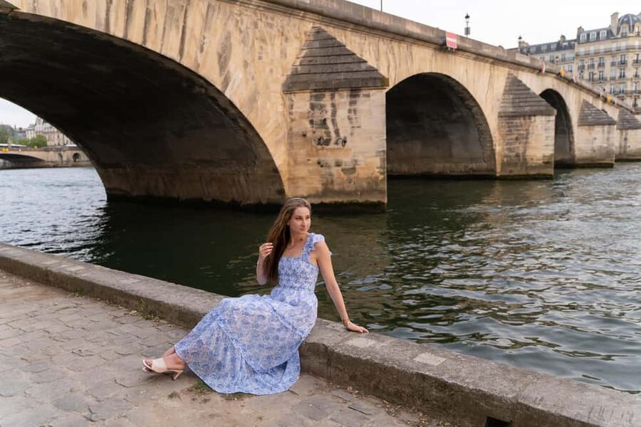 Paris:sunset photoshoot in ❤️️ of Paris- Louvre Orsay Eiffel - Meeting at Pont Royal, With Louvre and Orsay Views Built In