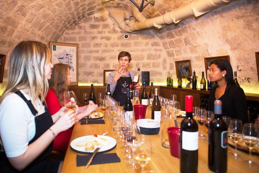 Paris: The Ultimate Wine and Cheese Tasting in English - Your Wine Flight: 5 Whites, 5 Reds, and the Regions Behind Them