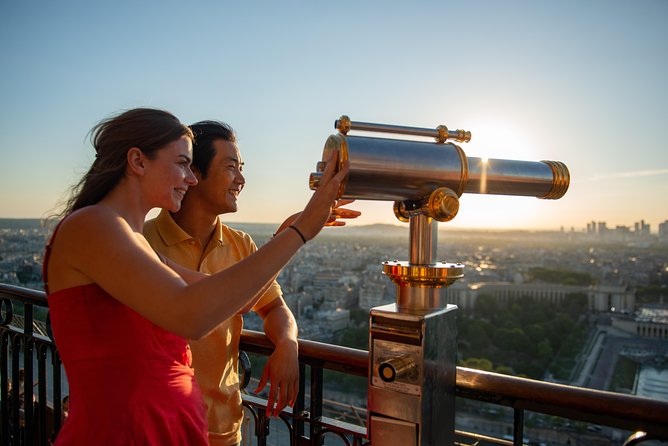 Paris Tour with Lunch at the Eiffel Tower and Seine River Cruise - The Coach Tour Route: Iconic Paris Views, Plus the Reality of Audio-First