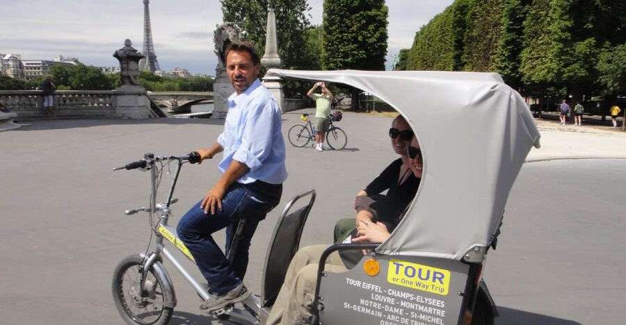 Paris Tuk-Tuk: 2, 4 or 6H First Highlights & Parisian Areas - After the icons: the 1st arrondissement, Latin Quarter, Montmartre, and the Marais