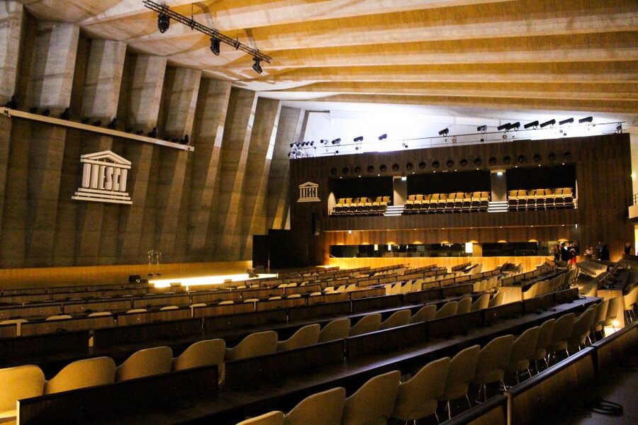 Paris: UNESCO Headquarters Tour - UNESCO House in 90 Minutes: A Practical Tour of Ideas, Art, and Architecture