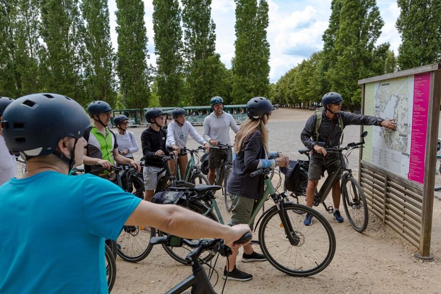 Paris: Versailles Palace and Queen Hamlet E-Bike Tour - Notre-Dame market picnic: building lunch like a local