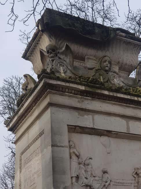 Père-Lachaise : histoires et mystères contés par un comédien - The mysteries: legends, tragic deaths, and rituals that went wrong