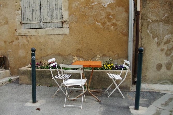 Picturesque Luberon - From AIX-EN-PROVENCE - Fontaine-de-Vaucluse: seeing the source of the Sorgue