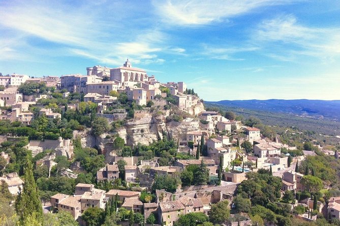 Picturesque Luberon - From AIX-EN-PROVENCE - Lourmarin: a calmer historic village moment