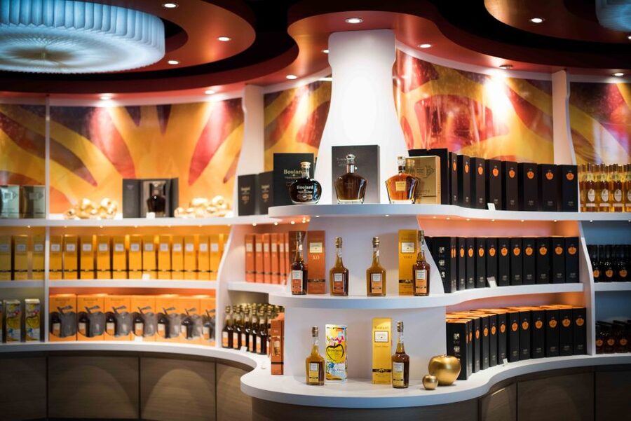 Pont-l'Évêque: DISTILLERIE PERE MAGLOIRE Entry with Tastings - Practical tips so you enjoy every step