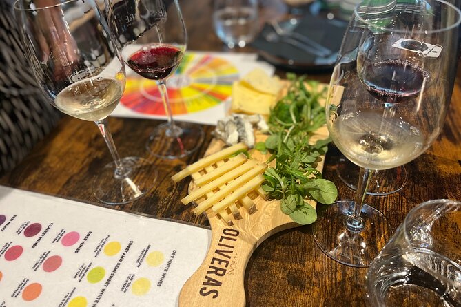 Private - Best of Bordeaux Walking Tour + Glass of Bordeaux Wine - Porte Dijeaux and Porte Cailhau, medieval Bordeaux on your route
