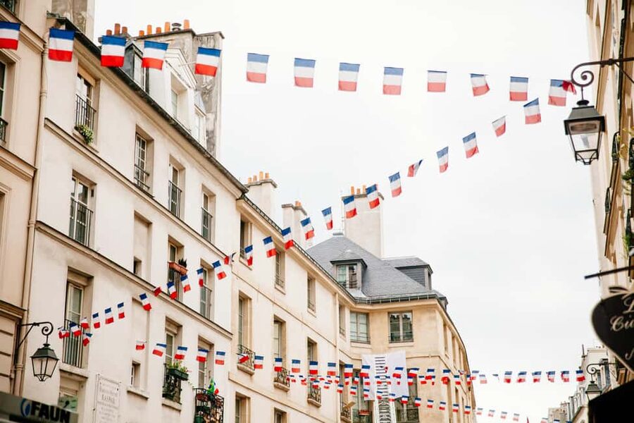 Private Secrets of Paris Bike Tour - Along the Seine: a practical intro to Paris monuments