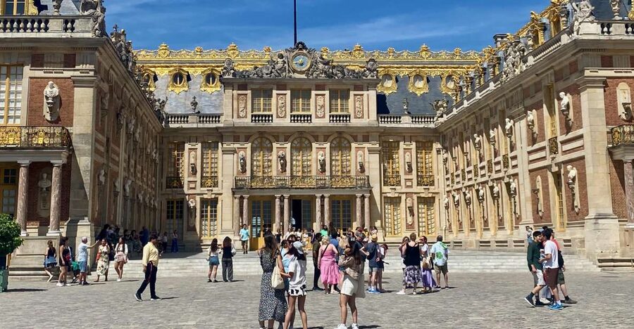 Private Versailles, Gardens, Trianon from Paris by Mercedes - Big Trianon with a Mercedes ride: the royal retreat you might miss