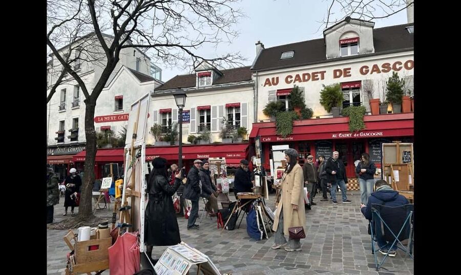 Private Walking Tour of Montmartre and Sacré-Cœur - Moulin Rouge and Rue Lepic: showbiz charm with real context