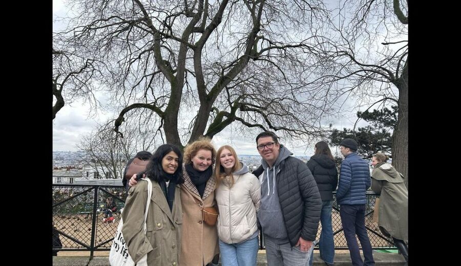 Private Walking Tour of Montmartre and Sacré-Cœur - Sacré-Cœur as the finish line: panoramas, mosaics, and free entry