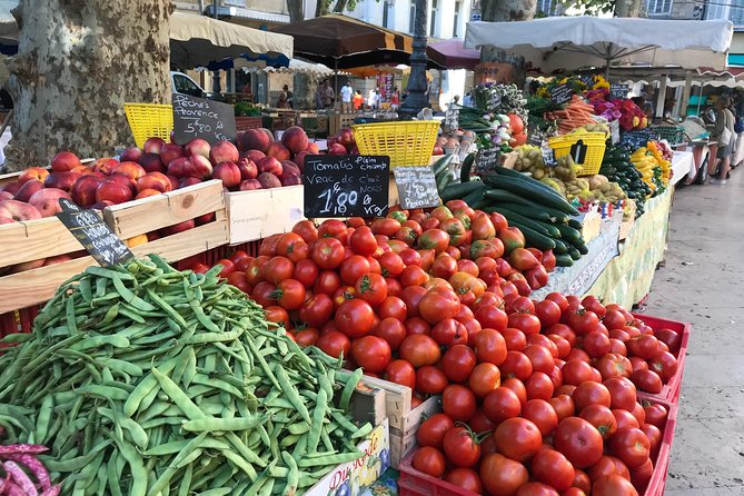 Provençal Farmers market tour - What you sample on the walk: pain et fromage to legumes et poisson